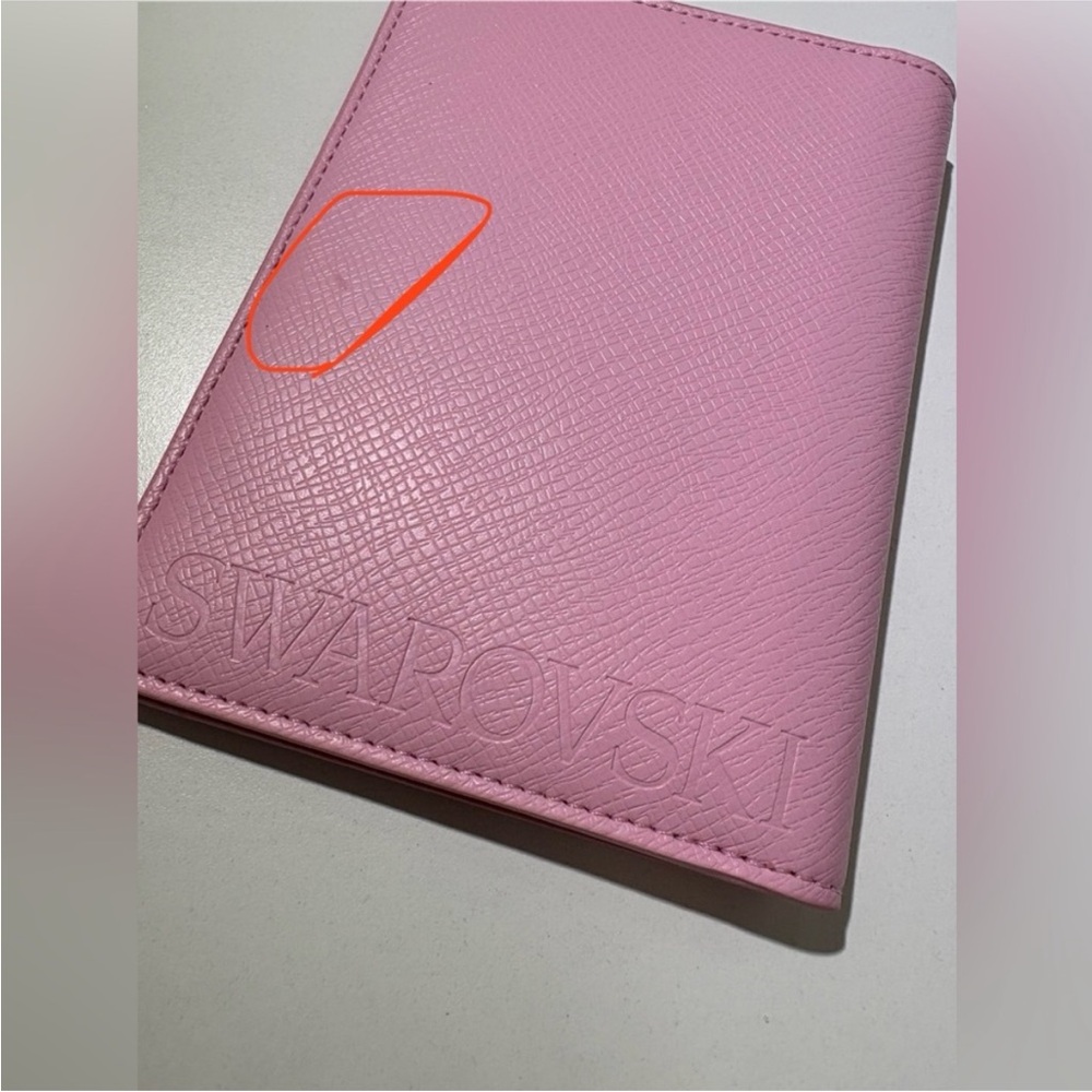 Swarovski gift passport holder - Picture 9 of 12
